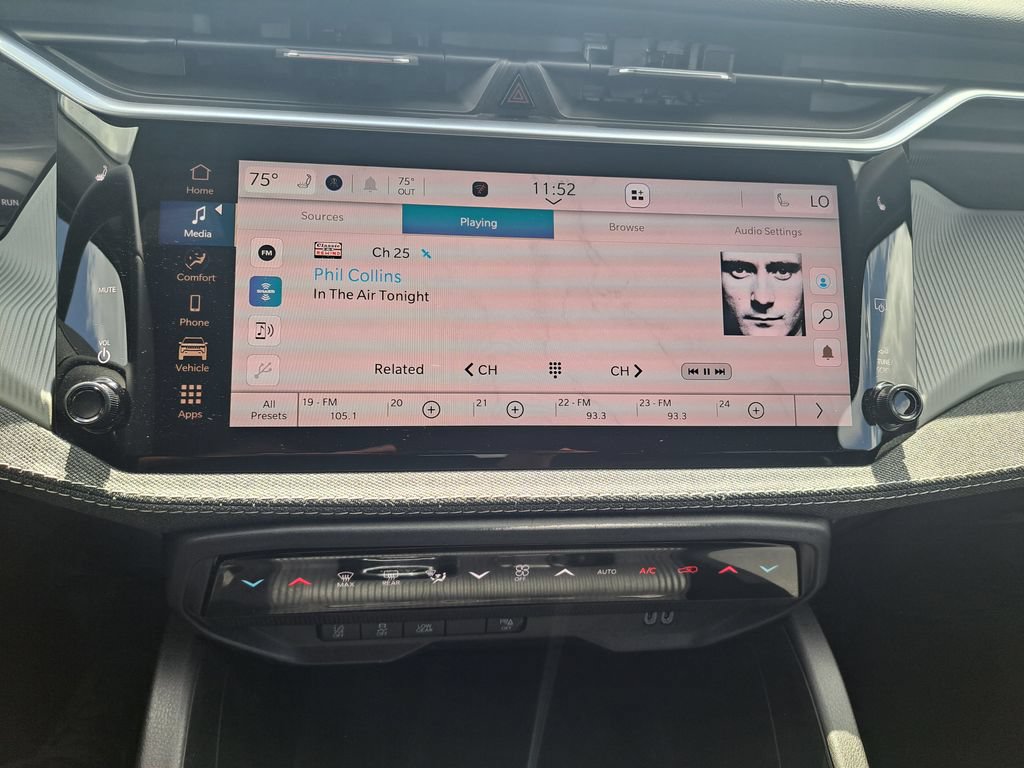 New 2026 Jeep Cherokee Laredo AWD/4WD image 13