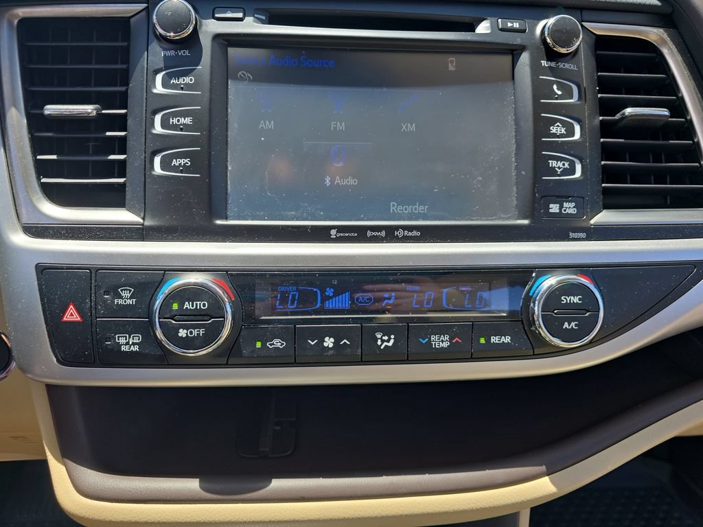 Certified 2019 Toyota Highlander XLE AWD/4WD image 23