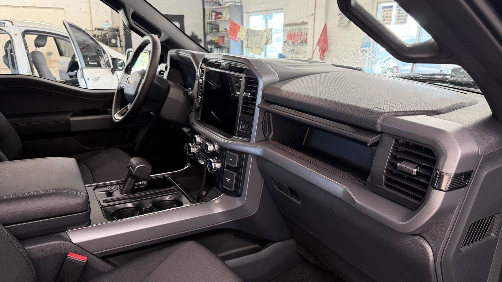New 2025 Ford F150 XLT image 8