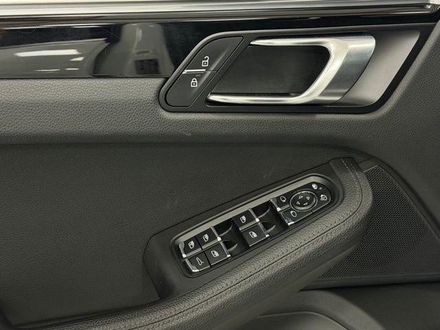 Used 2020 Porsche Macan image 14