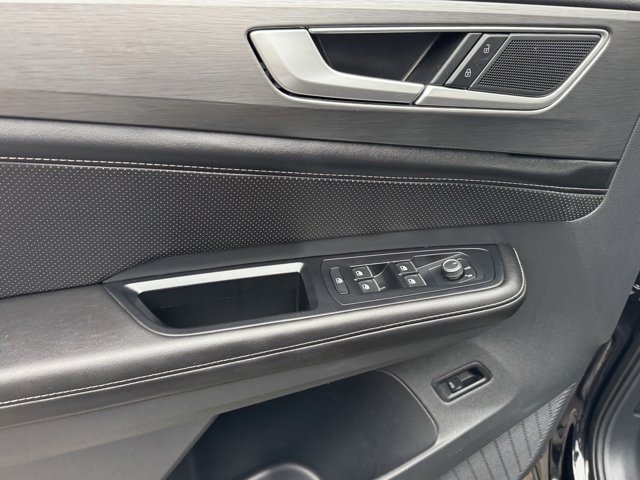 Used 2024 Volkswagen Atlas Cross Sport SE w/ Panoramic Sunroof Package image 17