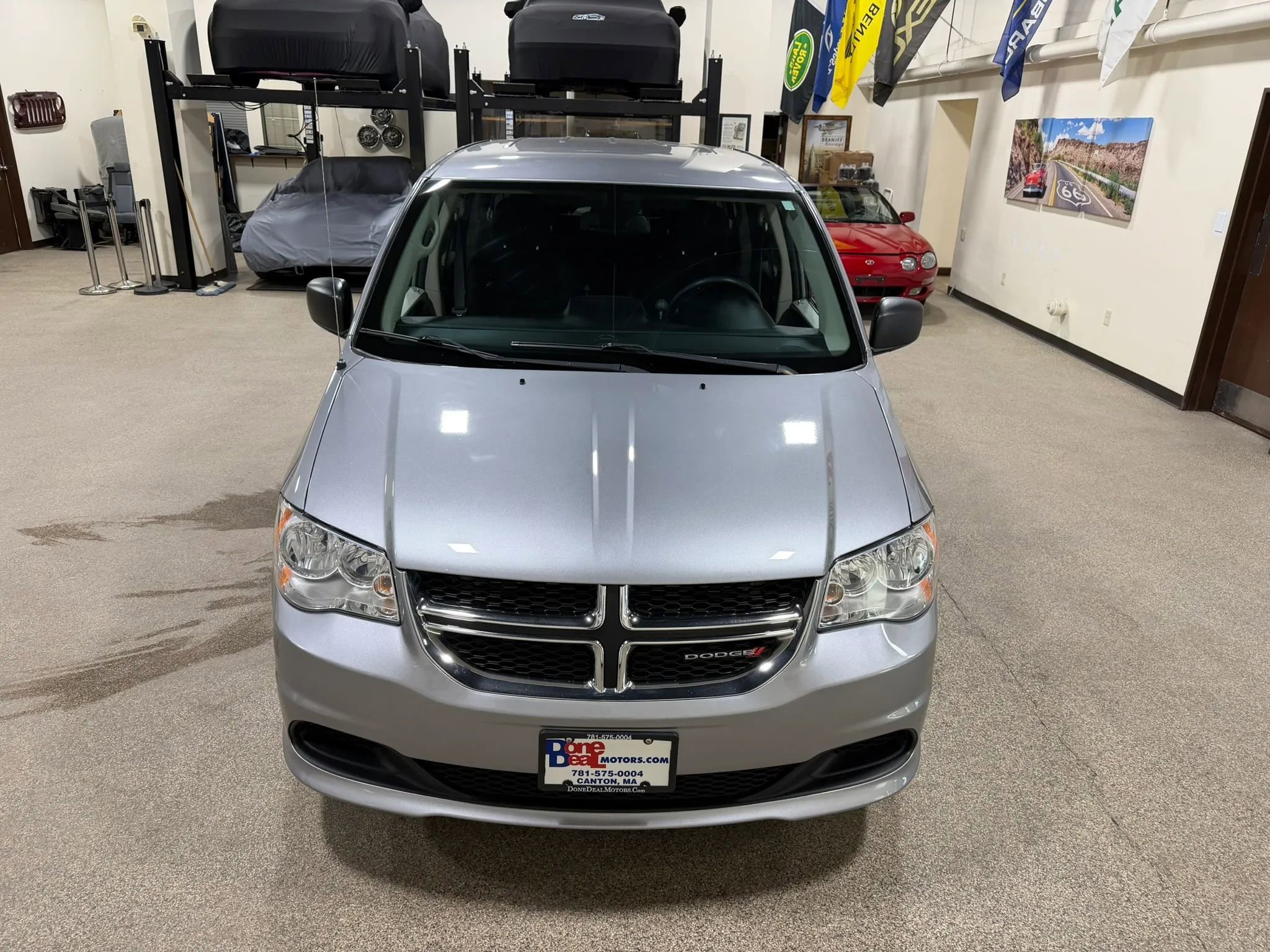 Used 2019 Dodge Grand Caravan SE image 3