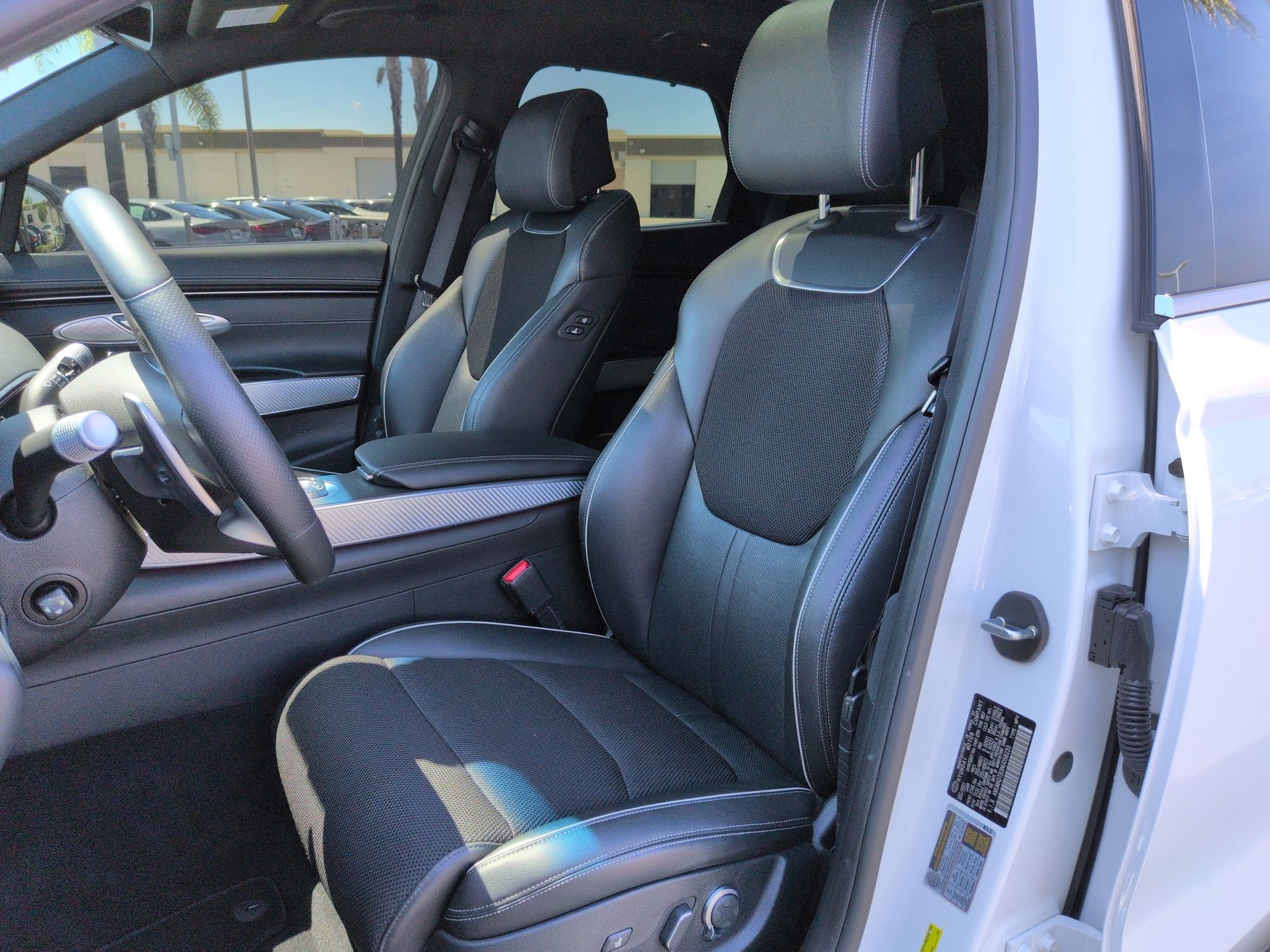 Used 2022 Genesis GV70 2.5T w/ Sport Prestige Package AWD/4WD image 16