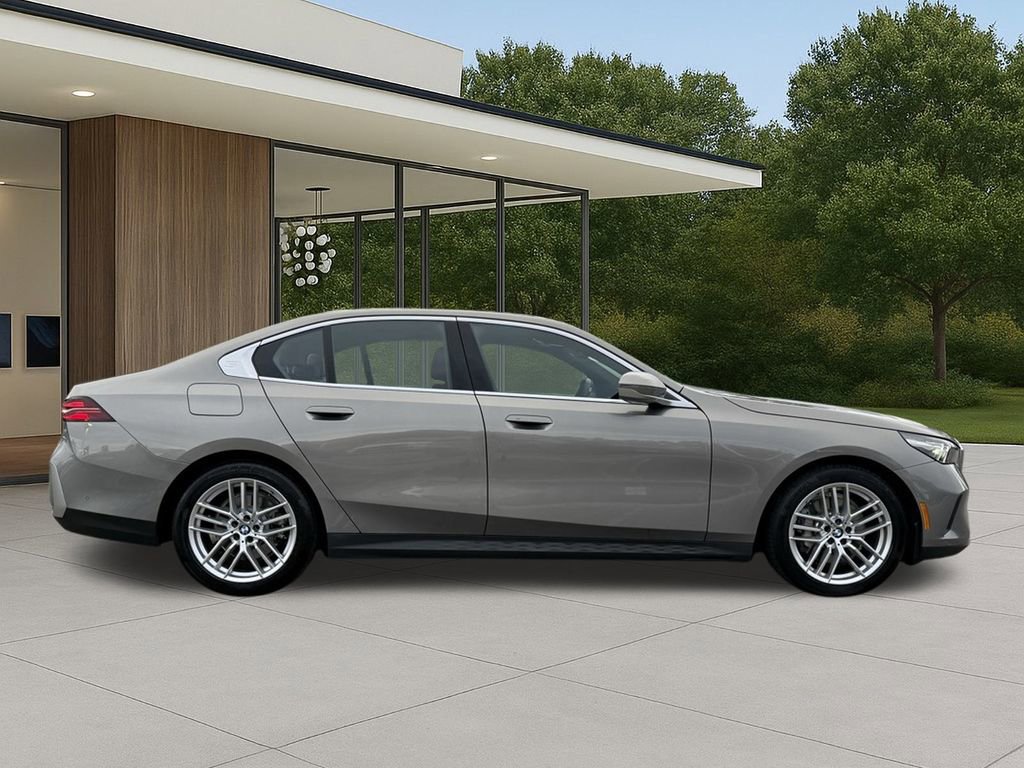 Used 2025 BMW 530i image 6