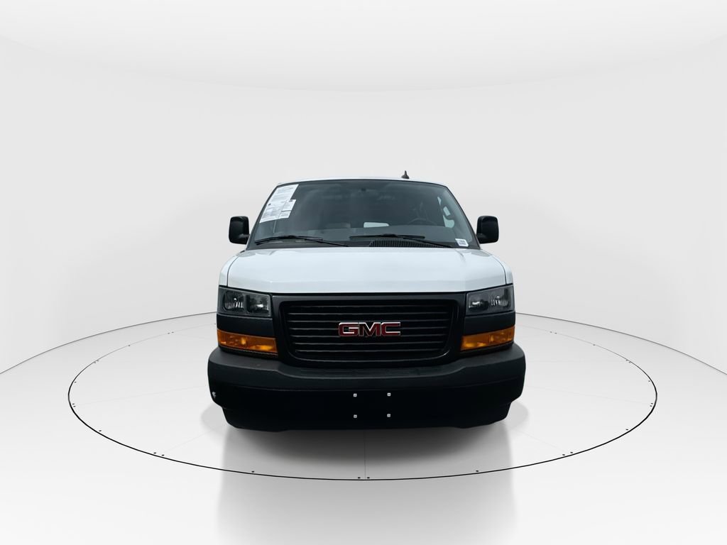 Used 2024 GMC Savana 2500 image 3