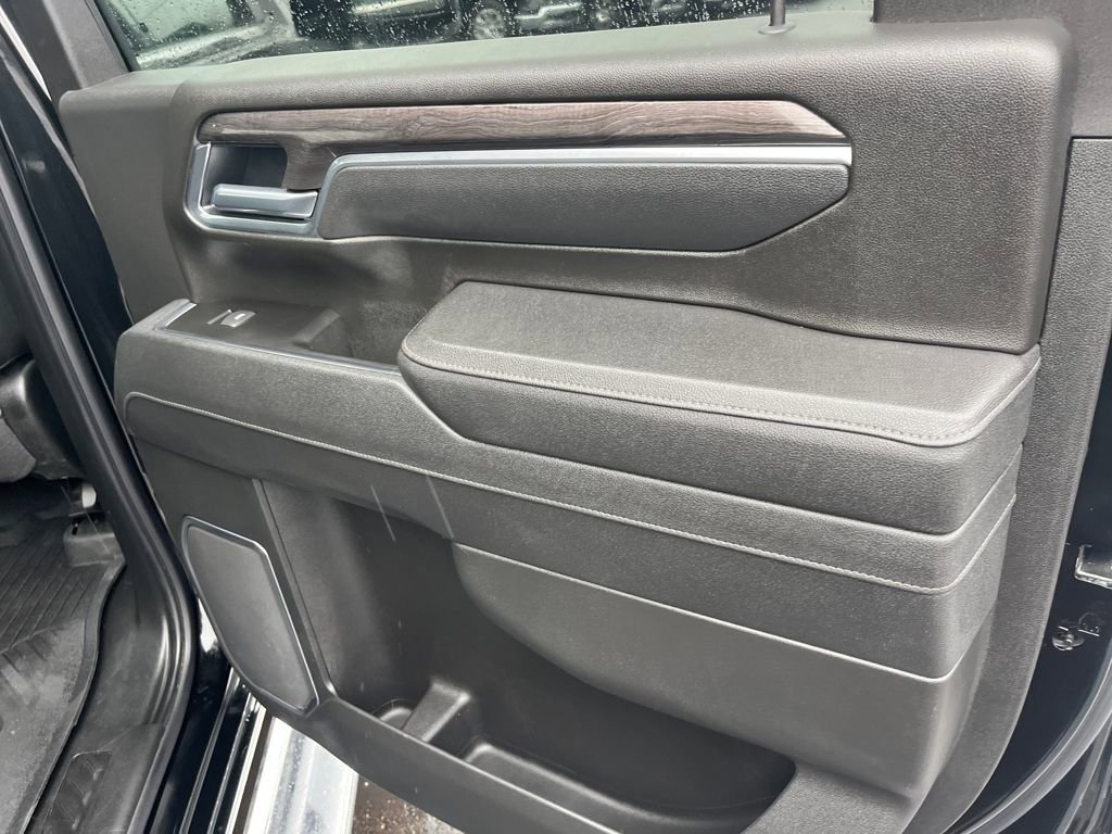 Used 2025 Chevrolet Silverado 2500 LTZ w/ LTZ Plus Package image 25