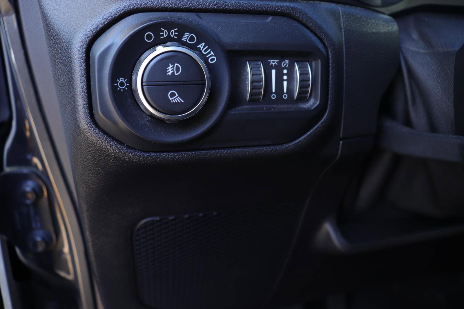 Used 2021 Jeep Gladiator Overland w/ Popular Equipment Package image 21