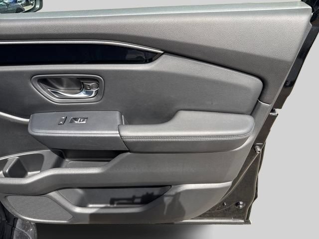 Certified 2023 Honda Pilot Touring image 21