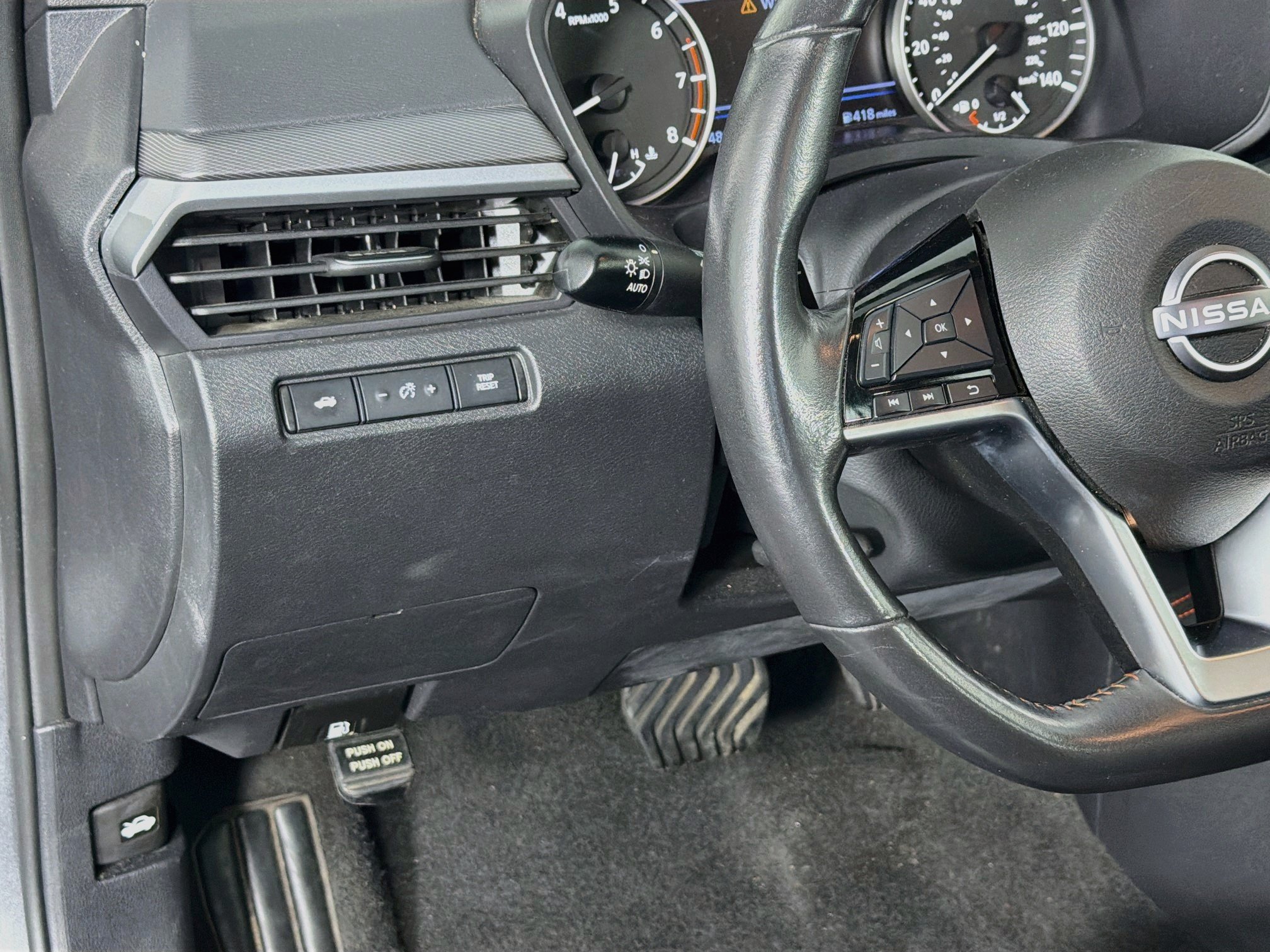 Used 2025 Nissan Altima 2.5 SR FWD image 17