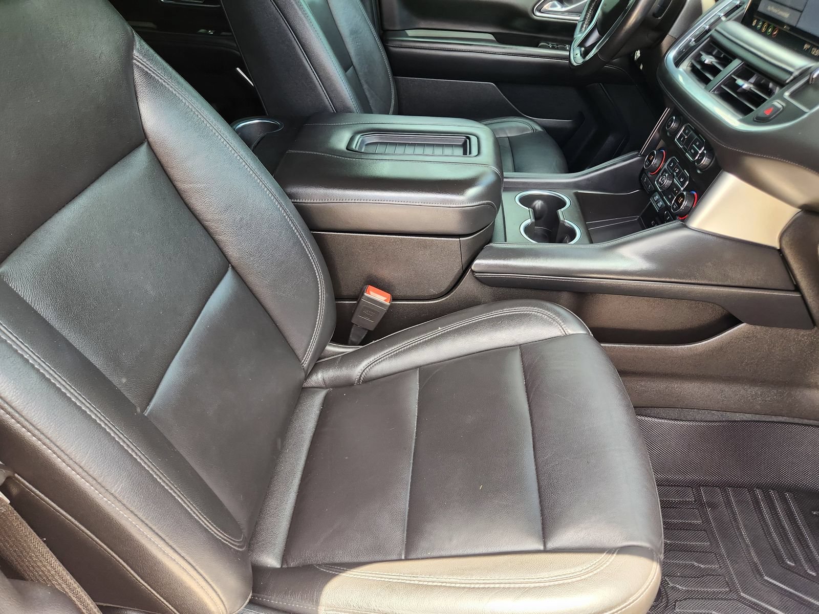 Certified 2021 Chevrolet Tahoe Z71 w/ Luxury Package AWD/4WD image 15