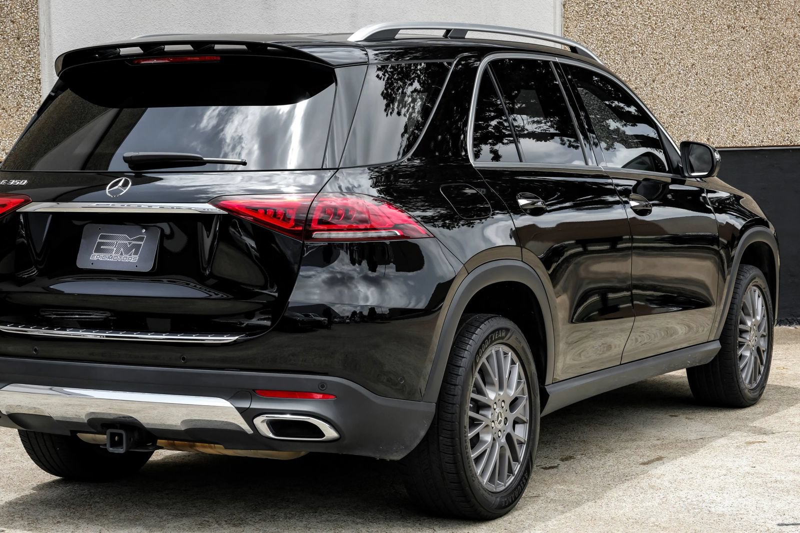 Used 2021 Mercedes-Benz GLE 350 w/ Premium Package image 12