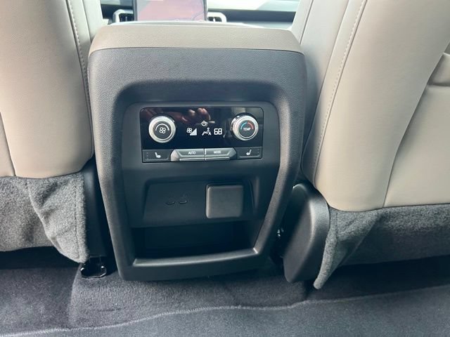 Used 2026 GMC Acadia Elevation w/ Elevation Premium Package FWD image 24