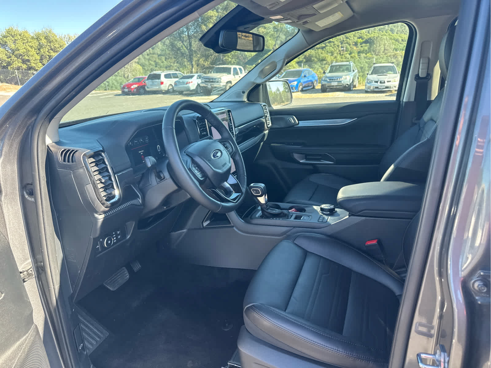 Used 2025 Ford Ranger Lariat w/ FX4 Off-Road Package AWD/4WD image 11
