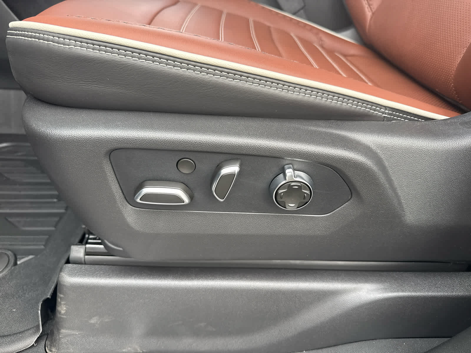 New 2026 GMC Sierra 2500 Denali Ultimate AWD/4WD image 12