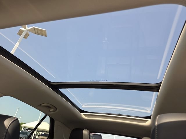 Used 2021 Buick Envision Essence w/ Sport Touring Package FWD image 3