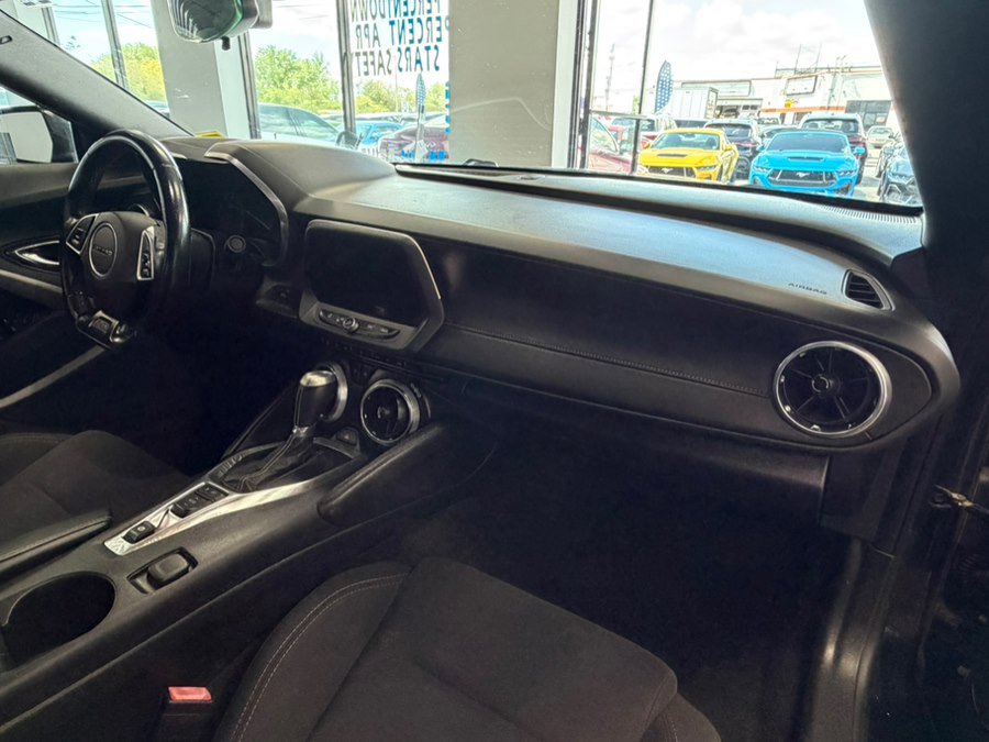 Used 2017 Chevrolet Camaro SS RWD image 25