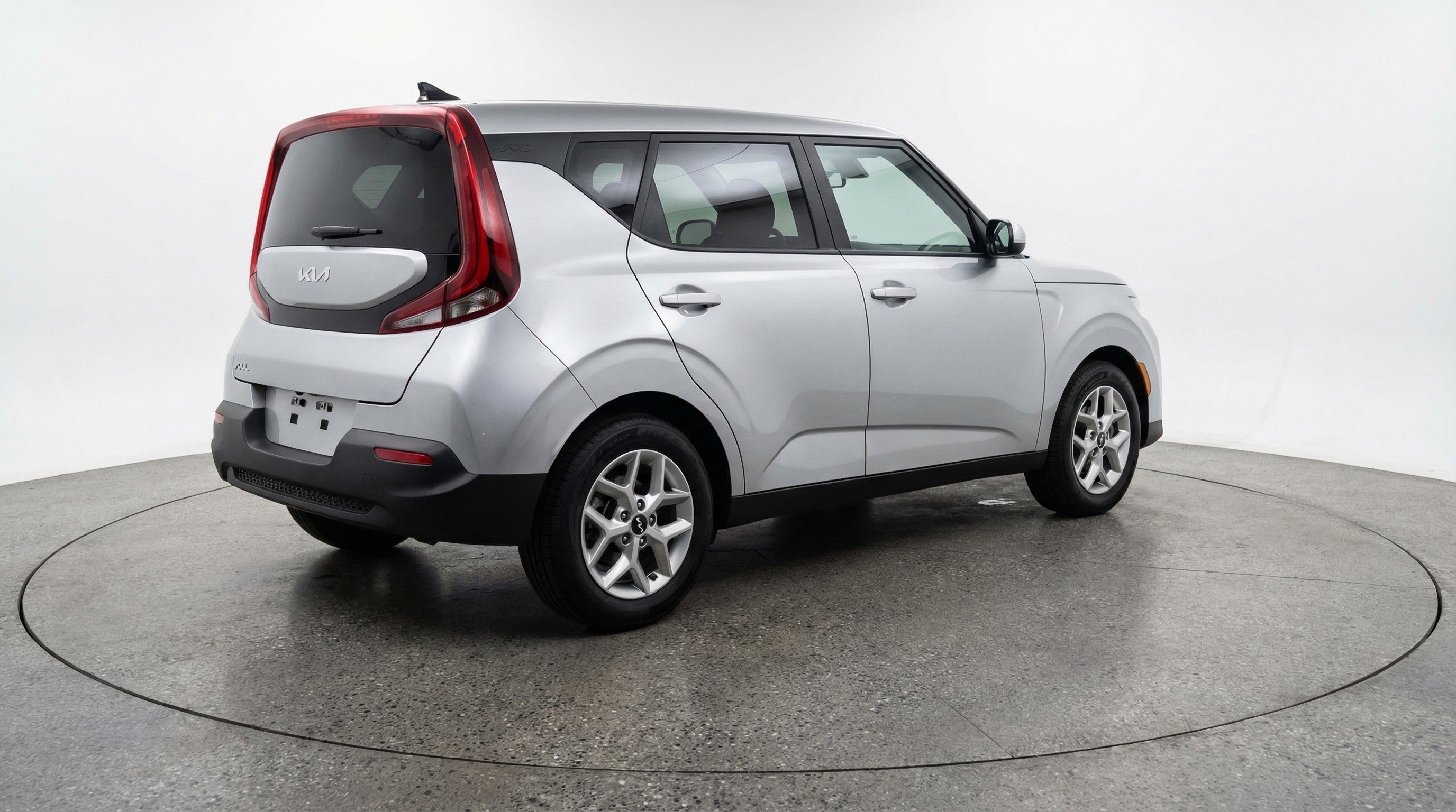 Used 2025 Kia Soul LX w/ LX Technology Package FWD image 9
