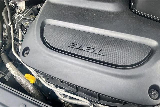 Used 2021 Chrysler Pacifica Touring-L FWD image 31