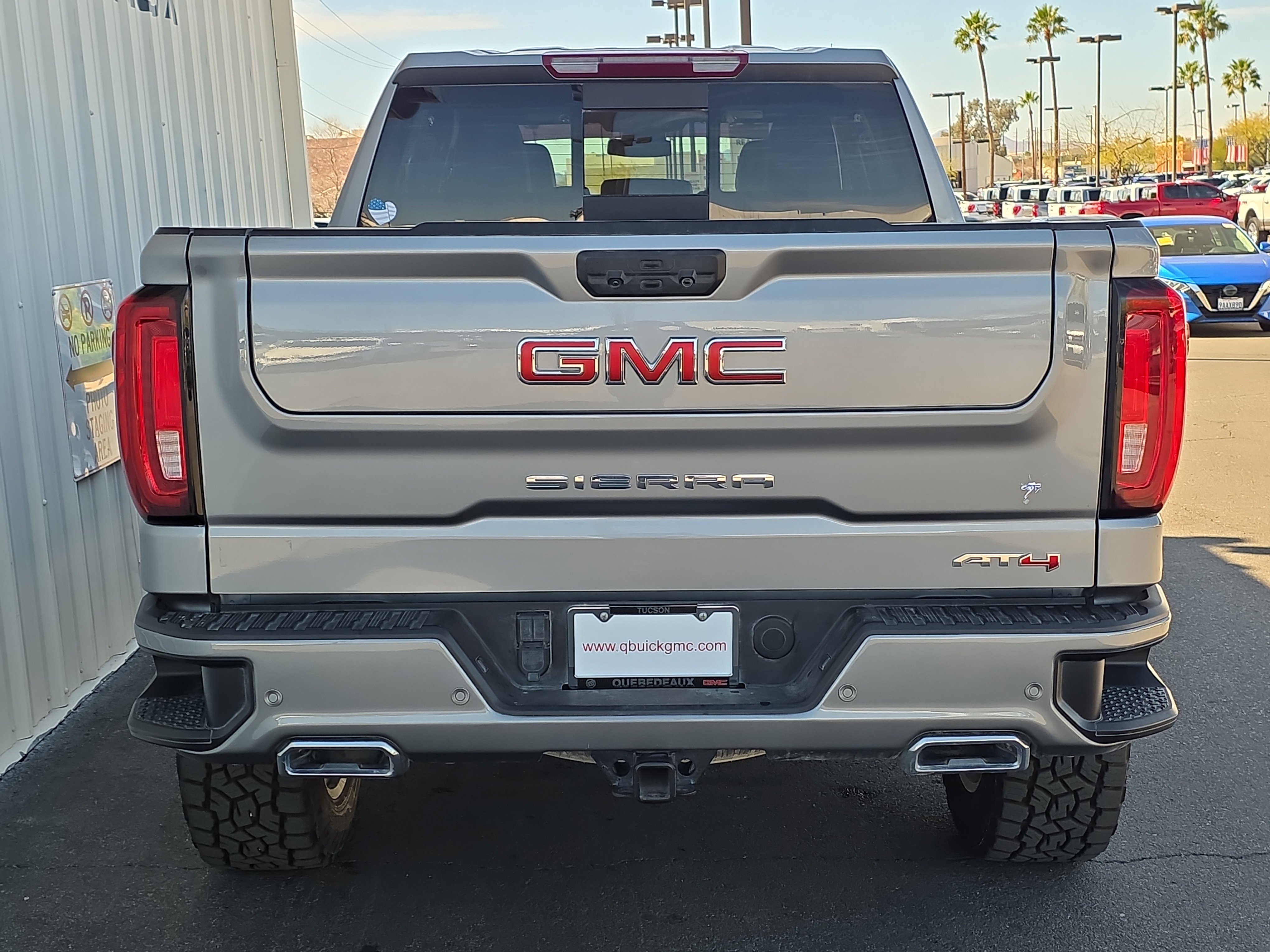 Used 2024 GMC Sierra 1500 AT4 w/ AT4 Preferred Package image 7