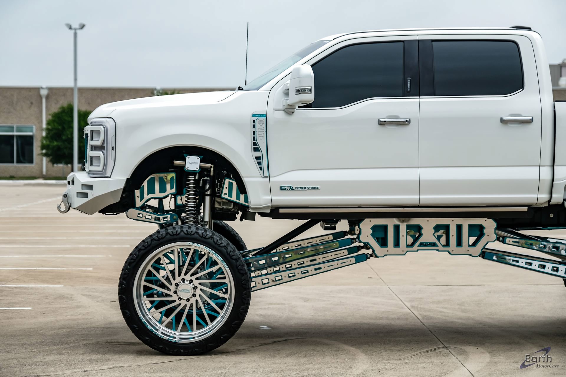 Used 2024 Ford F250 Limited w/ FX4 Off-Road Package AWD/4WD image 10