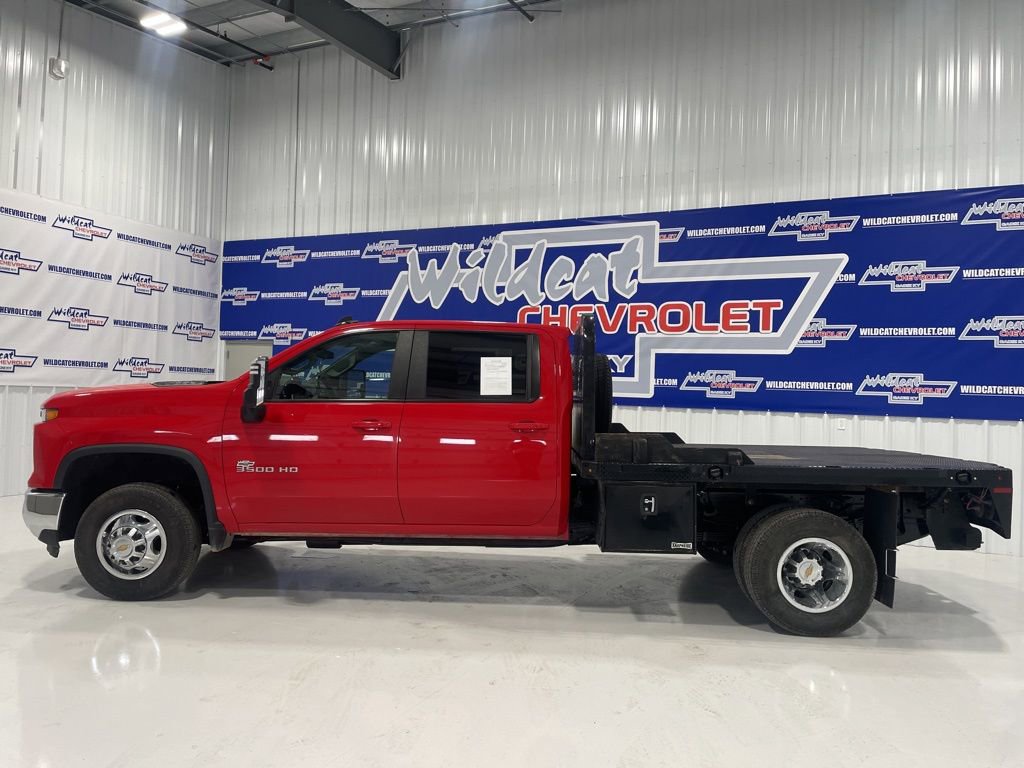 Used 2024 Chevrolet Silverado 3500 LT w/ Convenience Package image 2