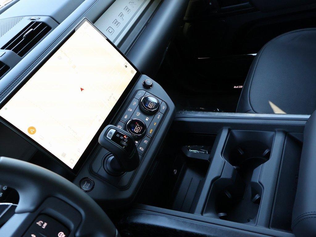 New 2026 Land Rover Defender 110 OCTA image 24