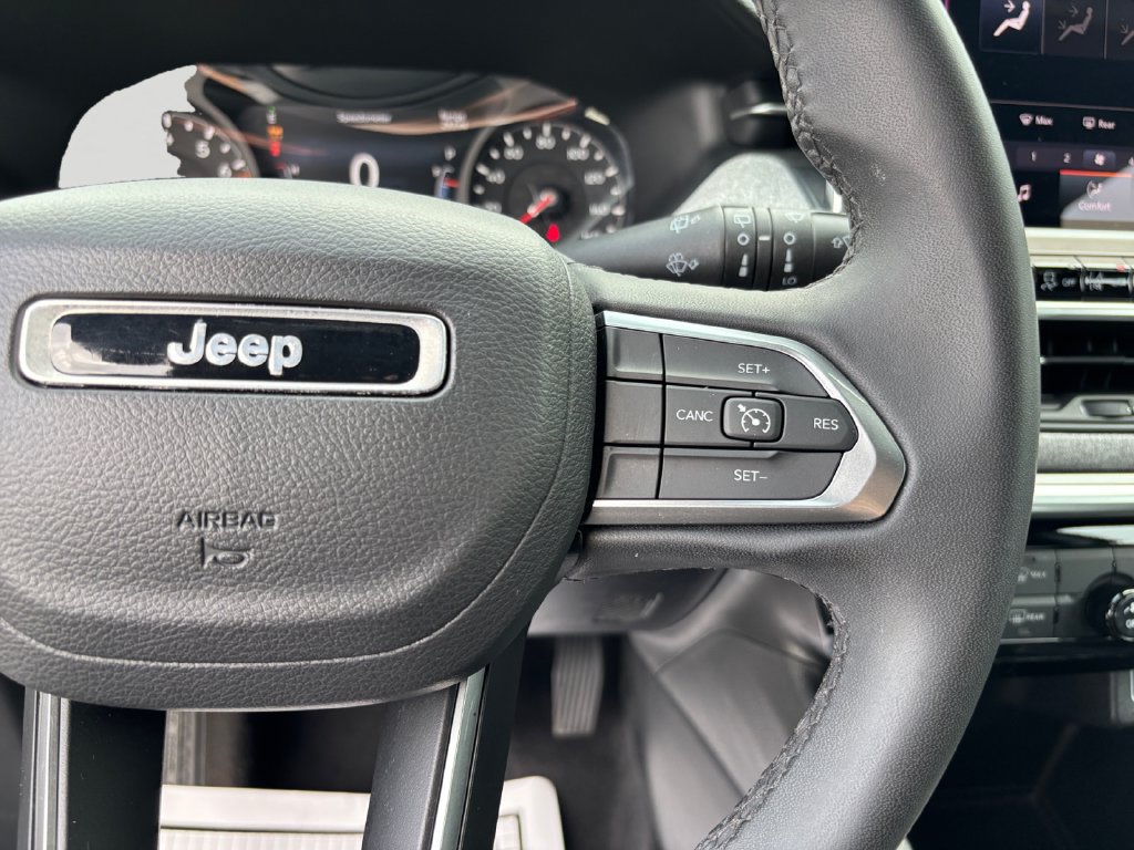 Certified 2024 Jeep Compass Latitude AWD/4WD image 20
