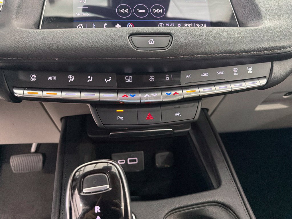 Used 2022 Cadillac XT4 Luxury w/ Driver Awareness Package FWD image 16