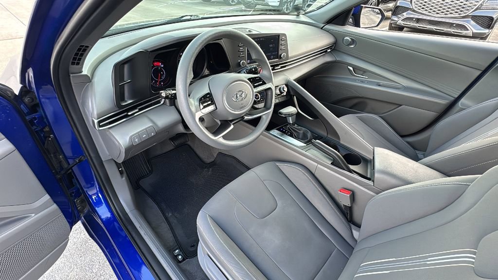 Used 2023 Hyundai Elantra SEL image 9
