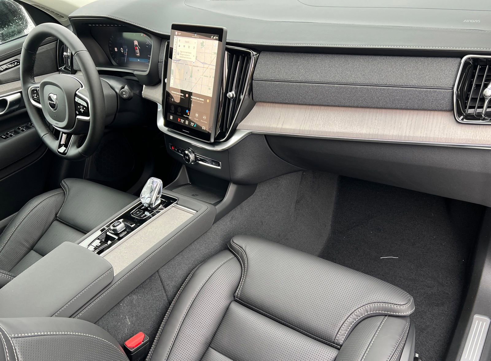 New 2026 Volvo XC90 B6 Ultra image 17