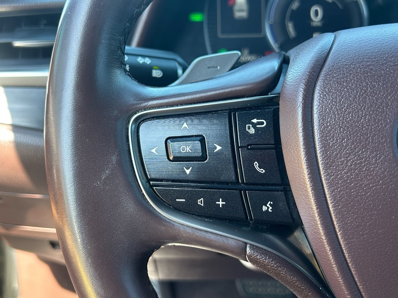 Used 2021 Lexus ES 300h w/ Premium Package FWD image 31