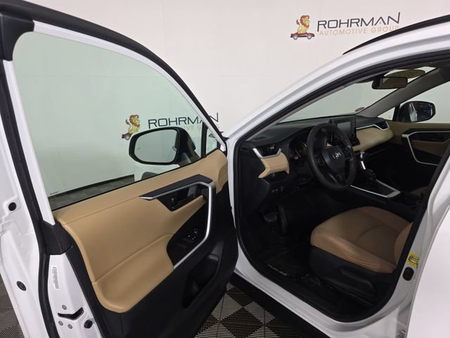 Used 2019 Toyota RAV4 LE w/ All Weather Liner Package FWD image 17