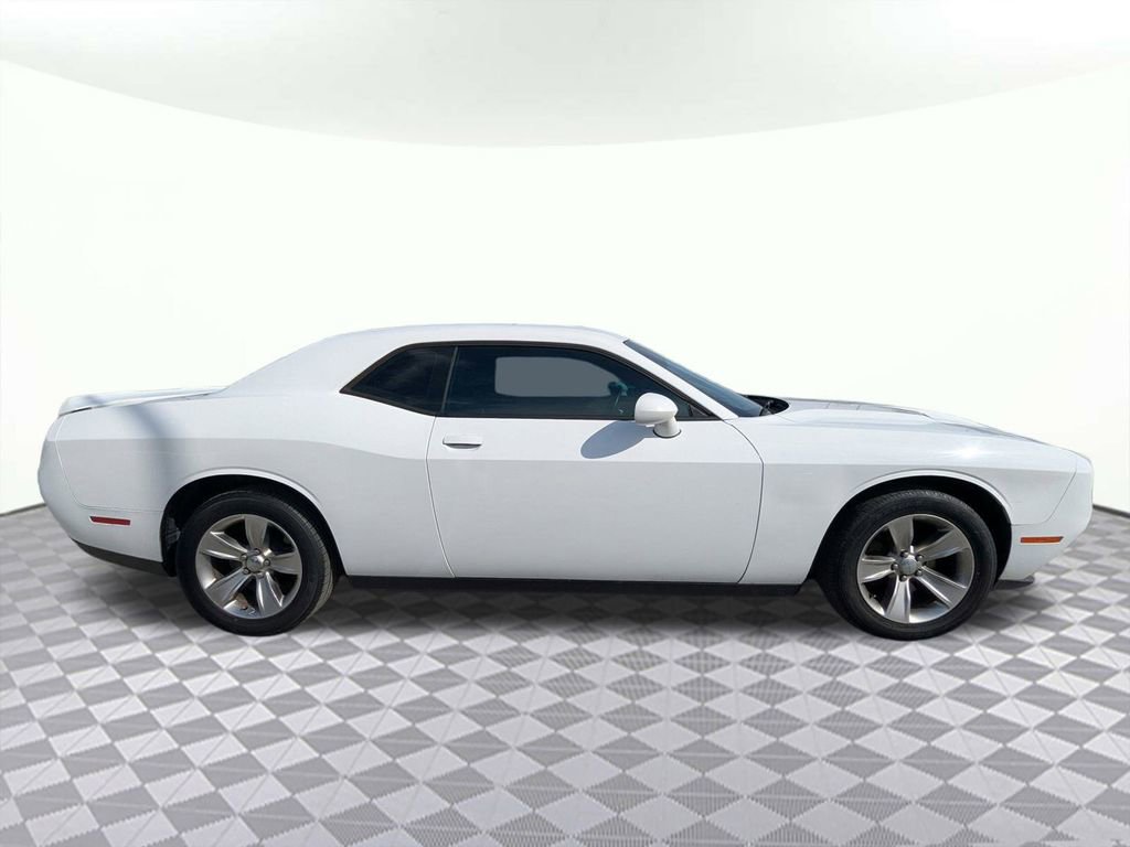 Used 2020 Dodge Challenger SXT image 2