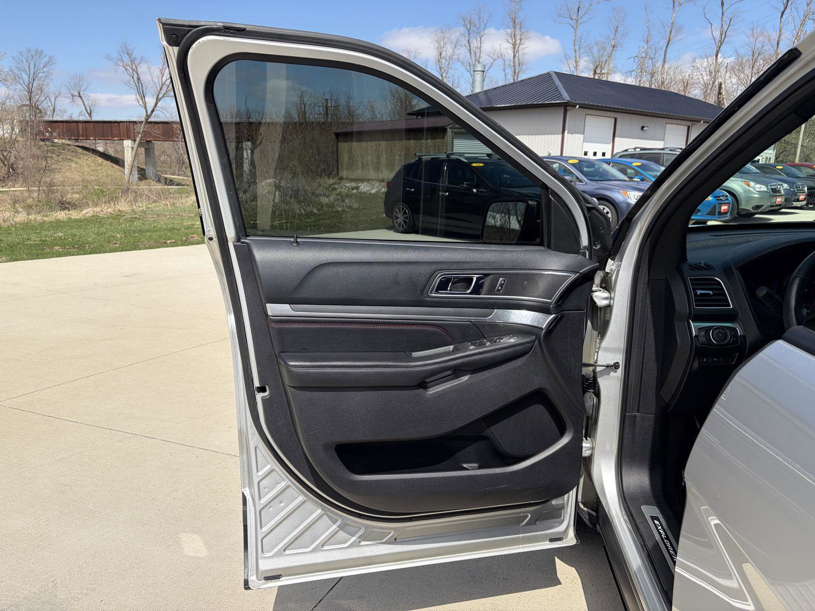 Used 2016 Ford Explorer Sport AWD/4WD image 10