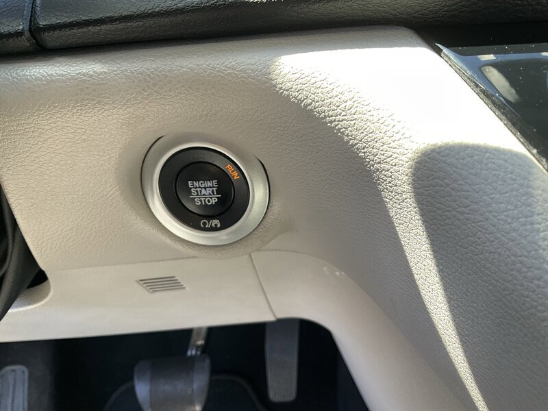 Used 2017 Chrysler Pacifica Touring-L Plus FWD image 30