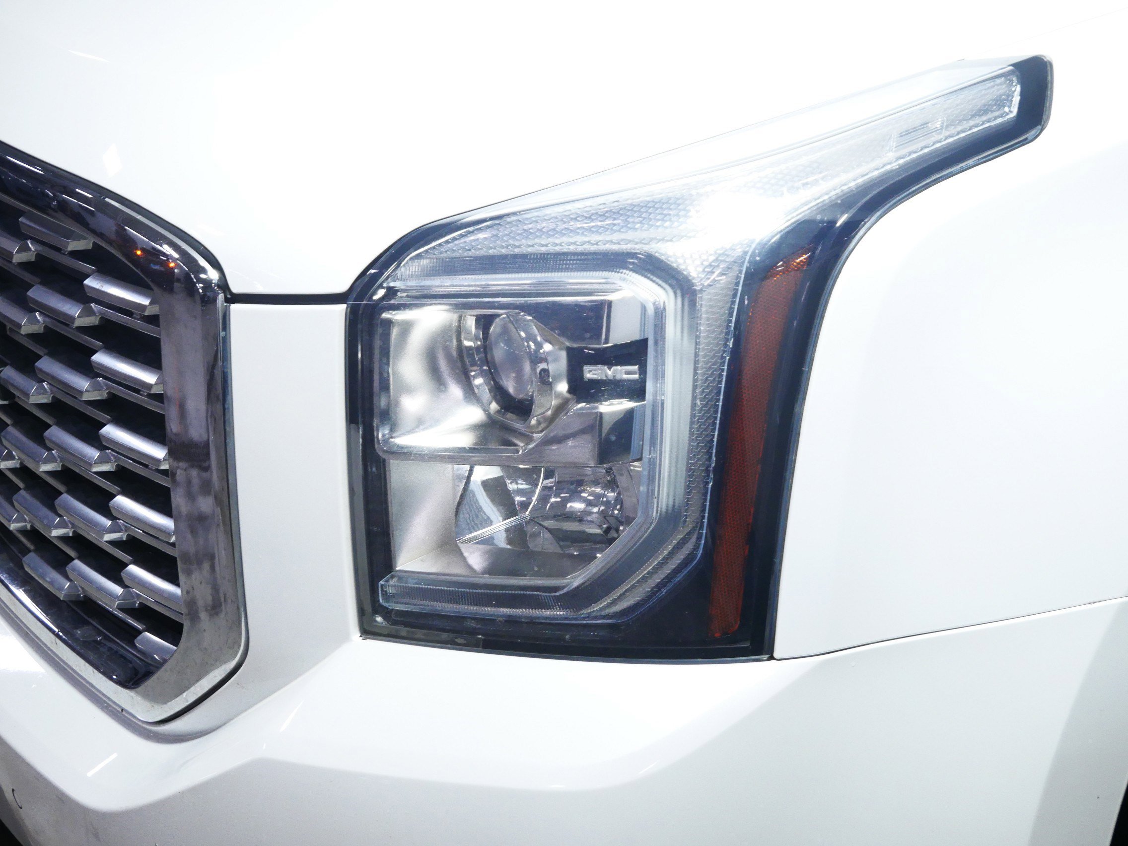 Used 2019 GMC Yukon XL Denali w/ Denali Ultimate Package image 16