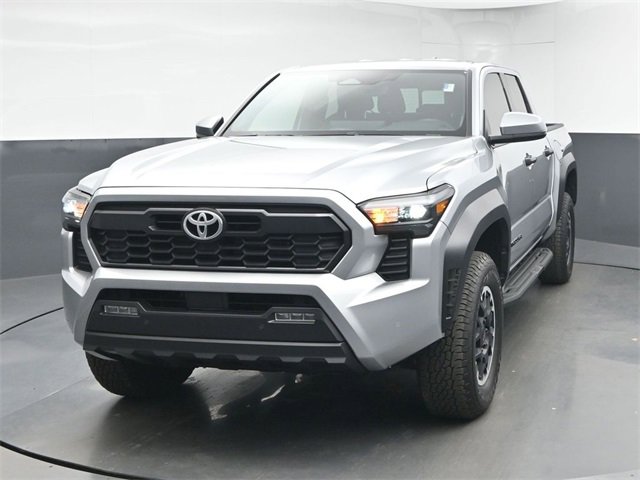 Used 2024 Toyota Tacoma TRD Off-Road image 3