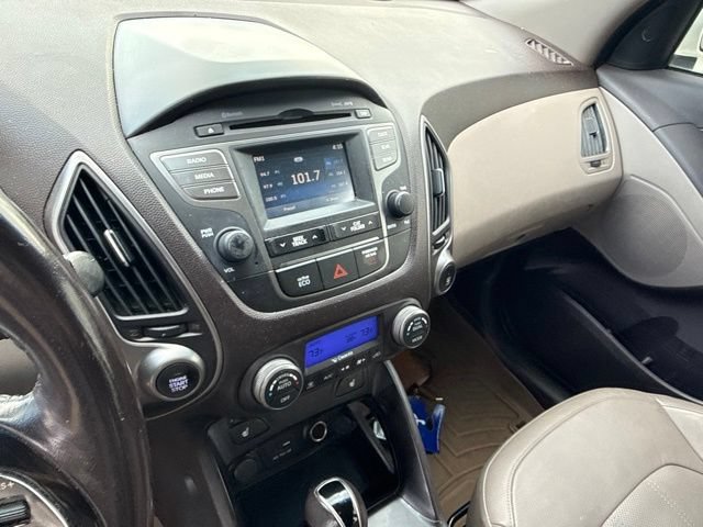 Used 2015 Hyundai Tucson Limited AWD/4WD image 16