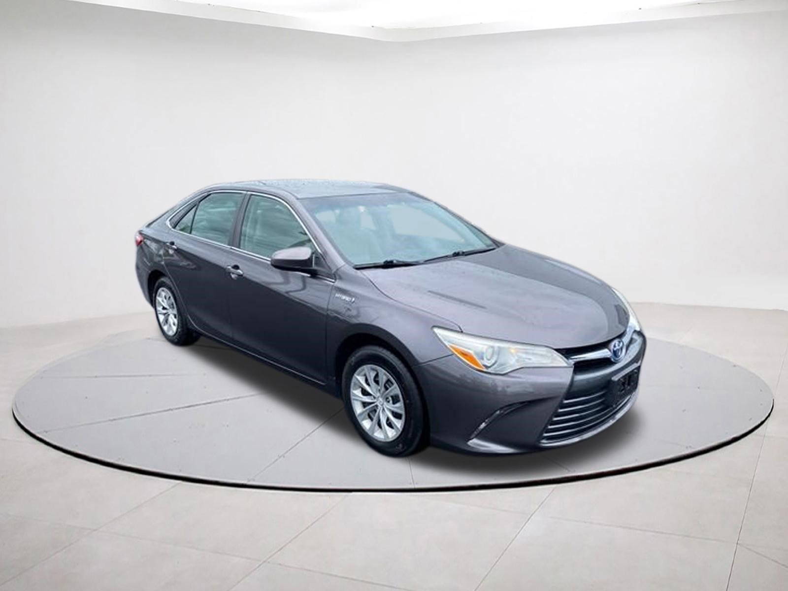 Used 2015 Toyota Camry LE FWD image 1
