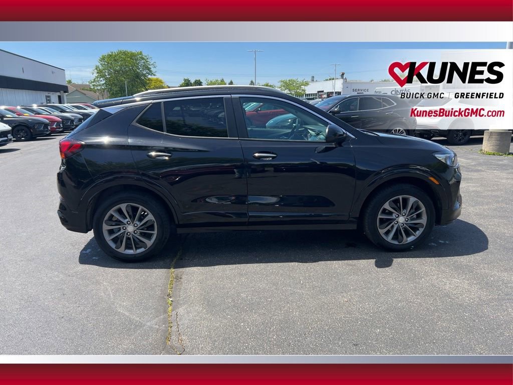 Used 2021 Buick Encore GX Select w/ Sport Touring Package AWD/4WD image 2