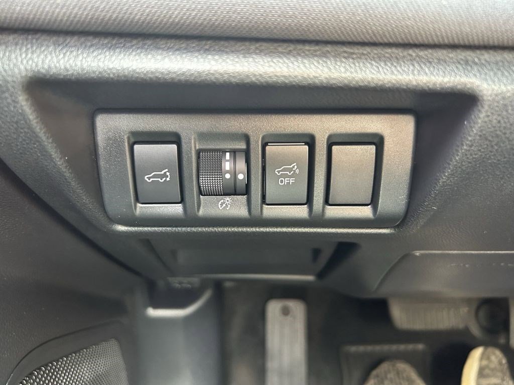 Used 2025 Subaru Outback Premium AWD/4WD image 18