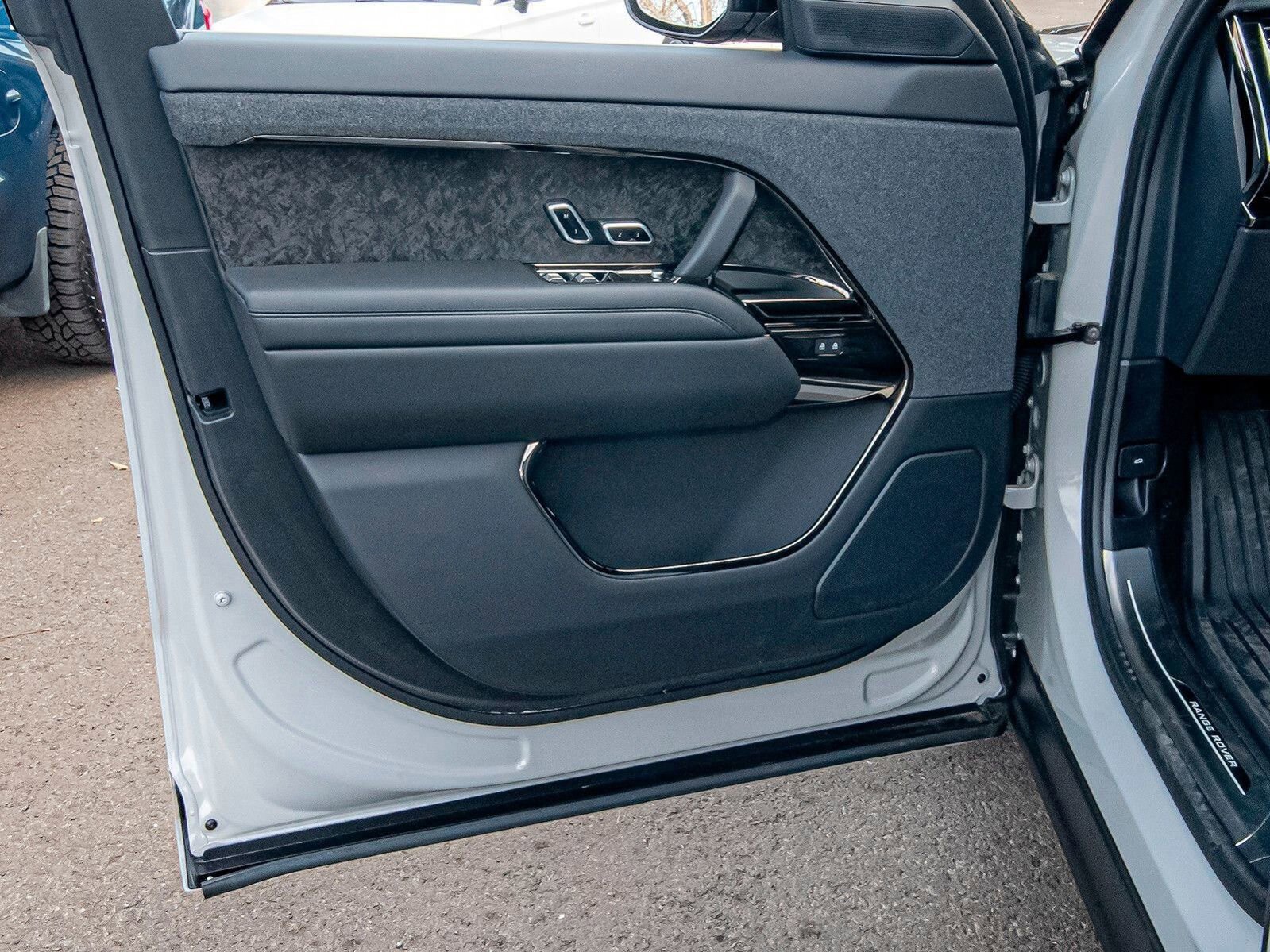 New 2025 Land Rover Range Rover Sport Dynamic SE image 32