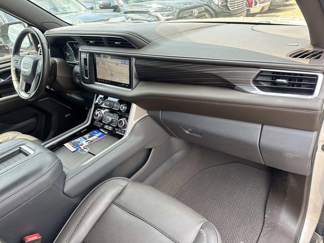Used 2021 GMC Yukon Denali w/ Denali Premium Package image 17