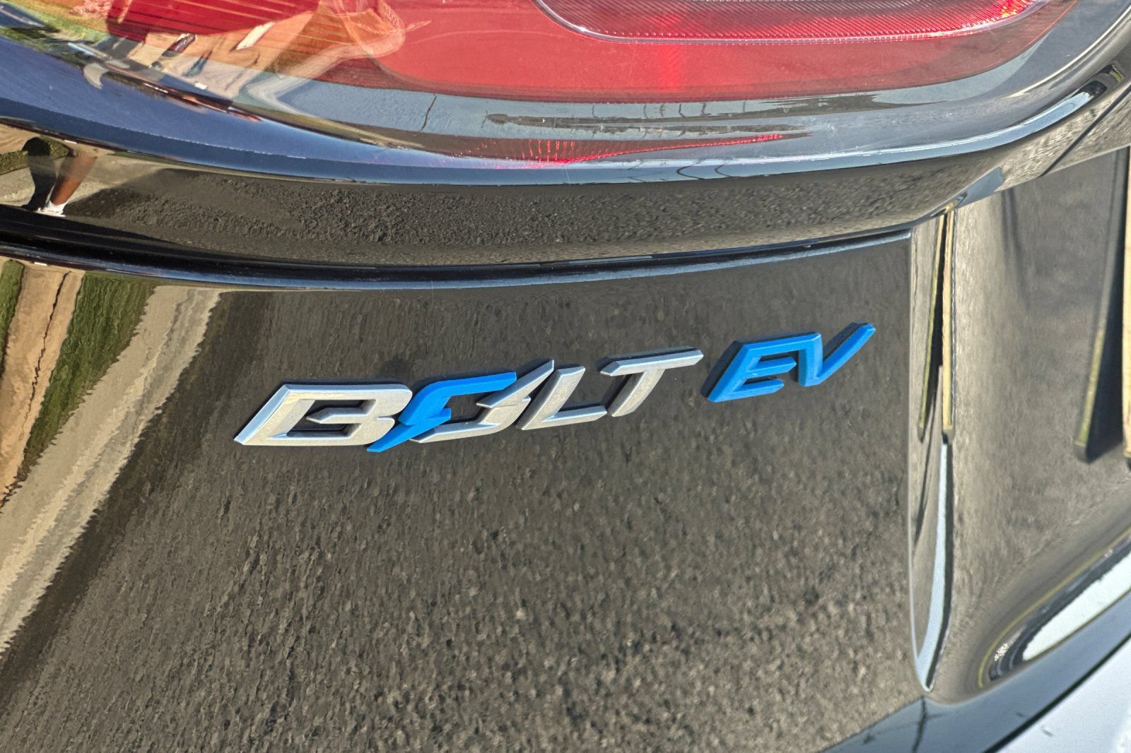 Used 2023 Chevrolet Bolt LT w/ Infotainment Package FWD image 25