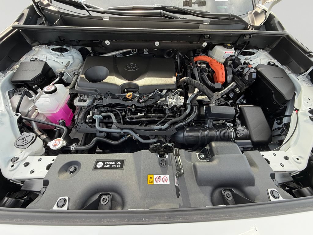 Used 2024 Toyota RAV4 XLE AWD/4WD image 9