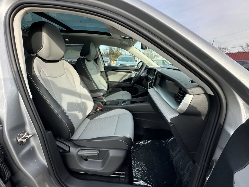 New 2026 Volkswagen Tiguan SE AWD/4WD image 24