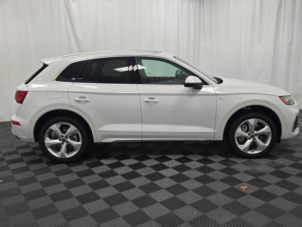 Certified 2025 Audi Q5 2.0T Premium Plus image 7