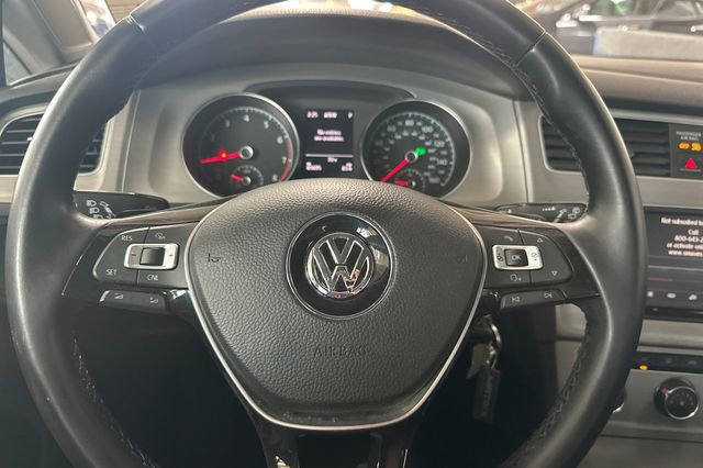 Used 2016 Volkswagen Golf S image 26
