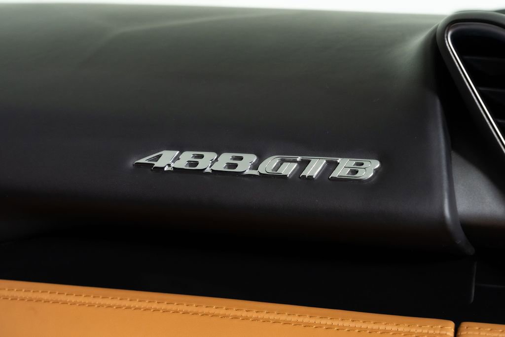 Used 2017 Ferrari 488 GTB RWD image 34