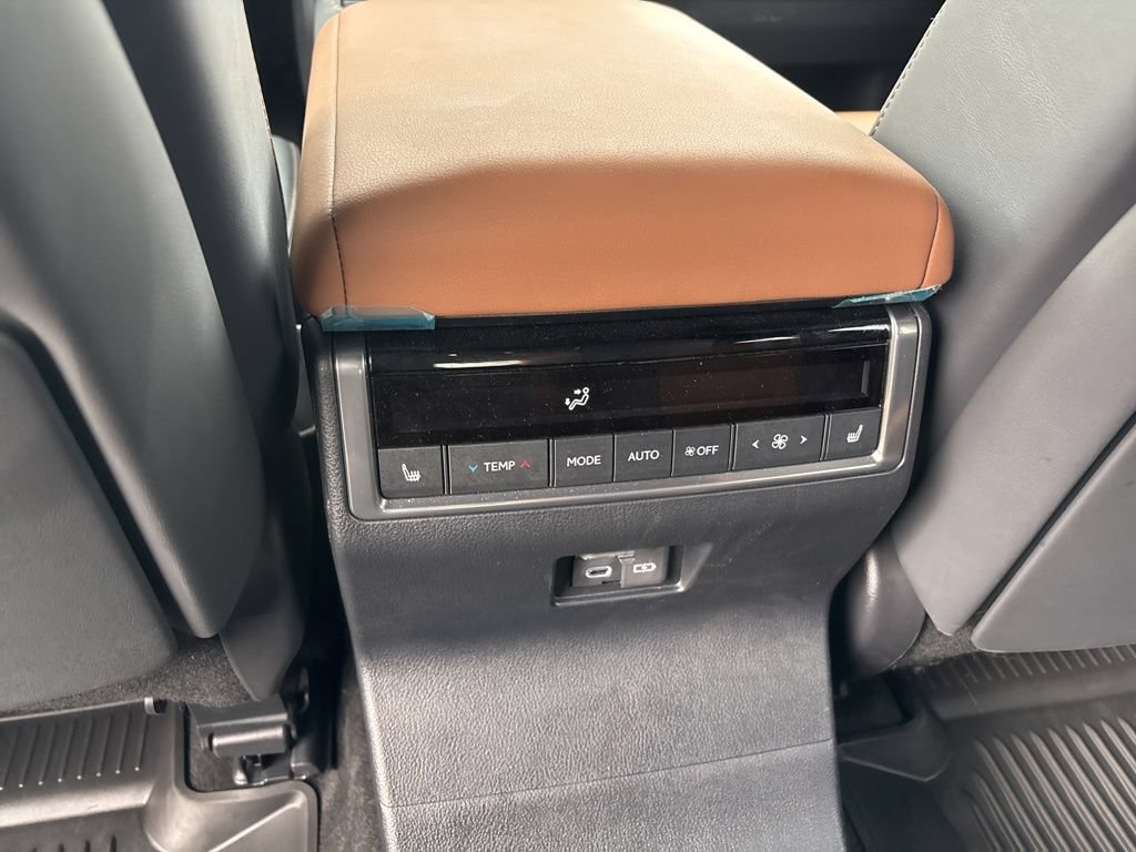 Certified 2025 Lexus GX 550 w/ Cold Area Package AWD/4WD image 19